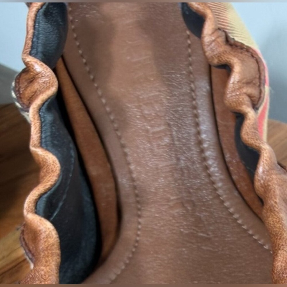 Burberry Ballet Flats House Check size 37 (6.5) Brown Tan with Gold Accents - Picture 10 of 12